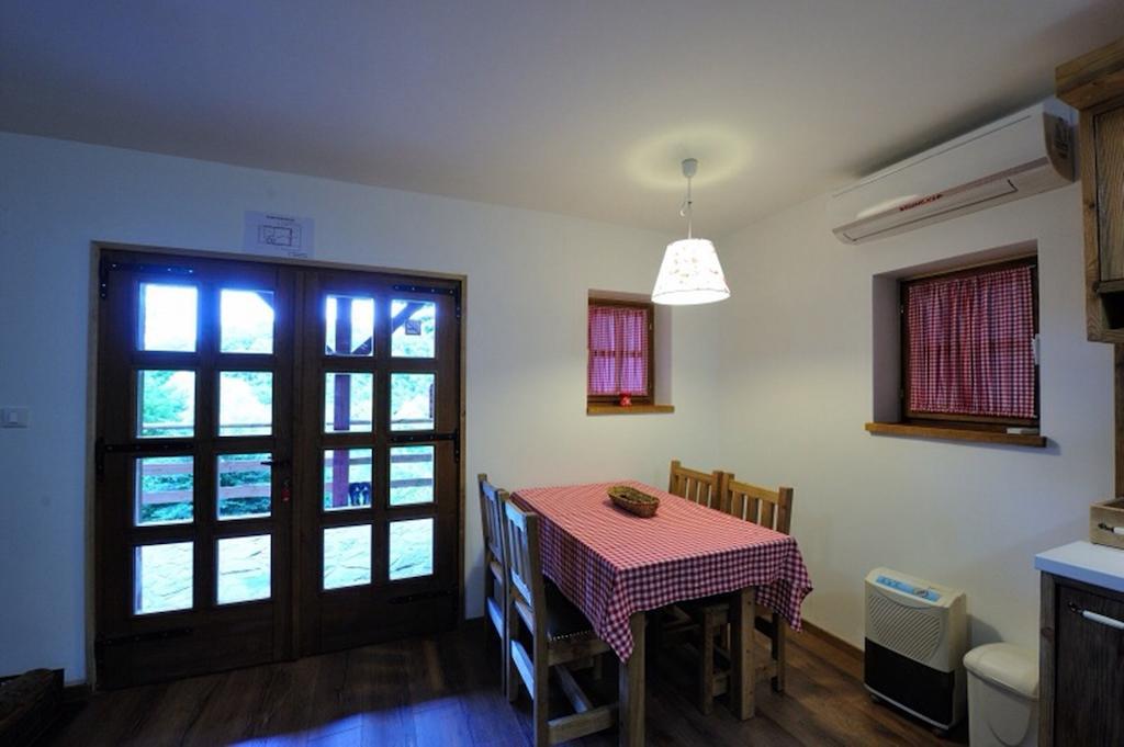 גורניי זבצאי Apartment Drvena Kuca Mreznica חדר תמונה