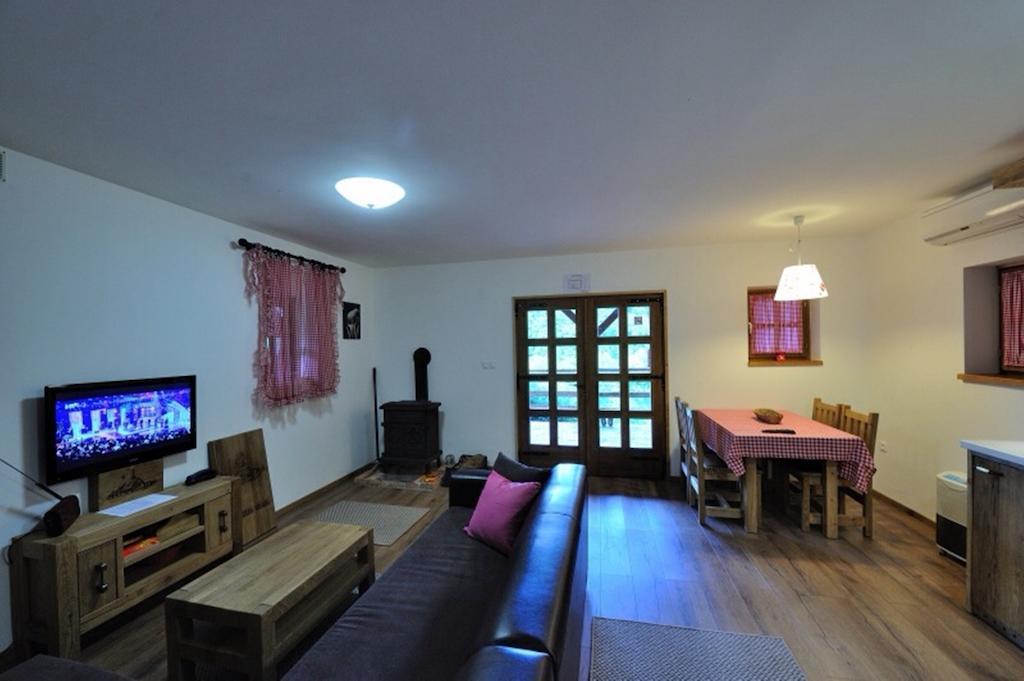 גורניי זבצאי Apartment Drvena Kuca Mreznica חדר תמונה